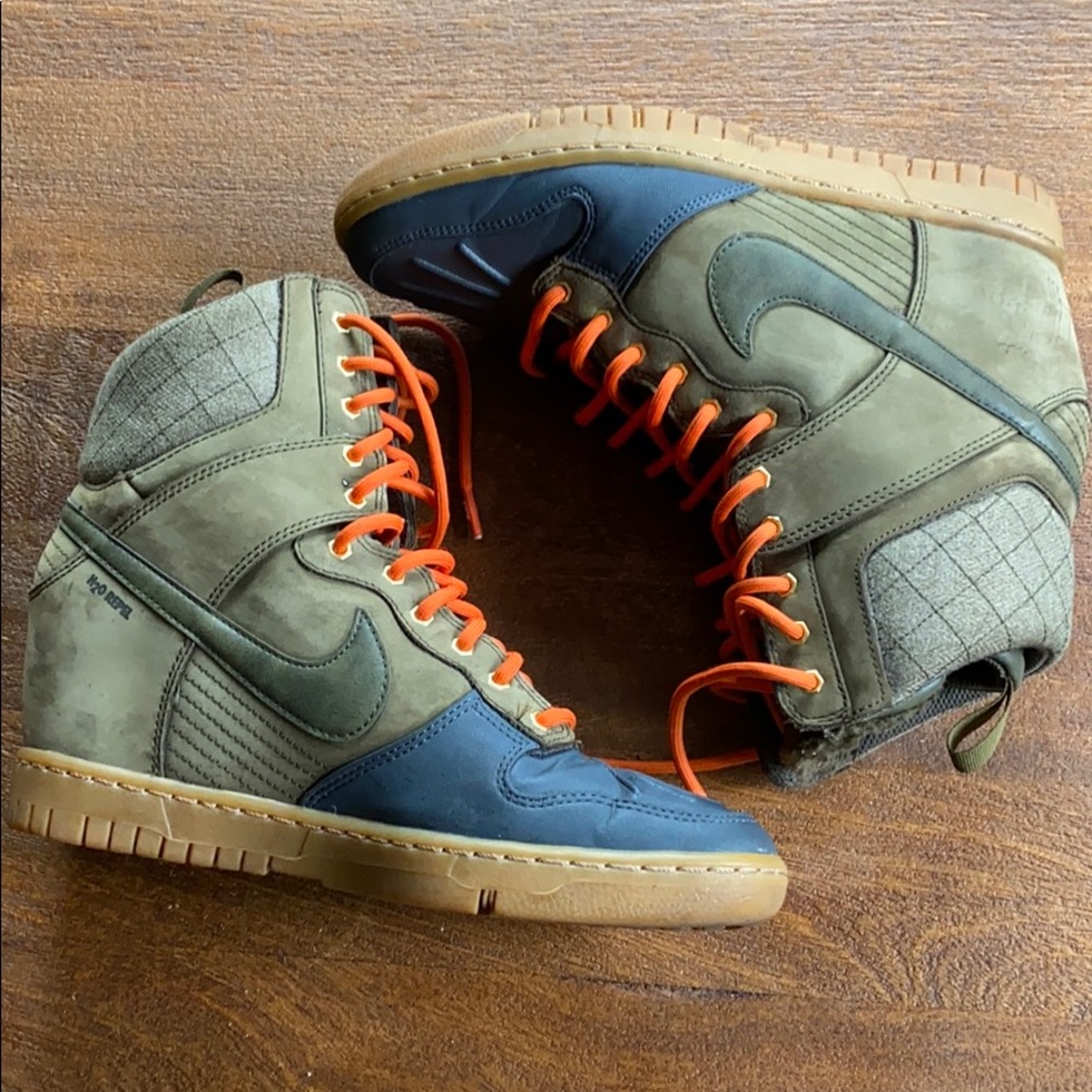 NIKE Women’s Dunk Super Sky HI Wedge Sneaker Boot